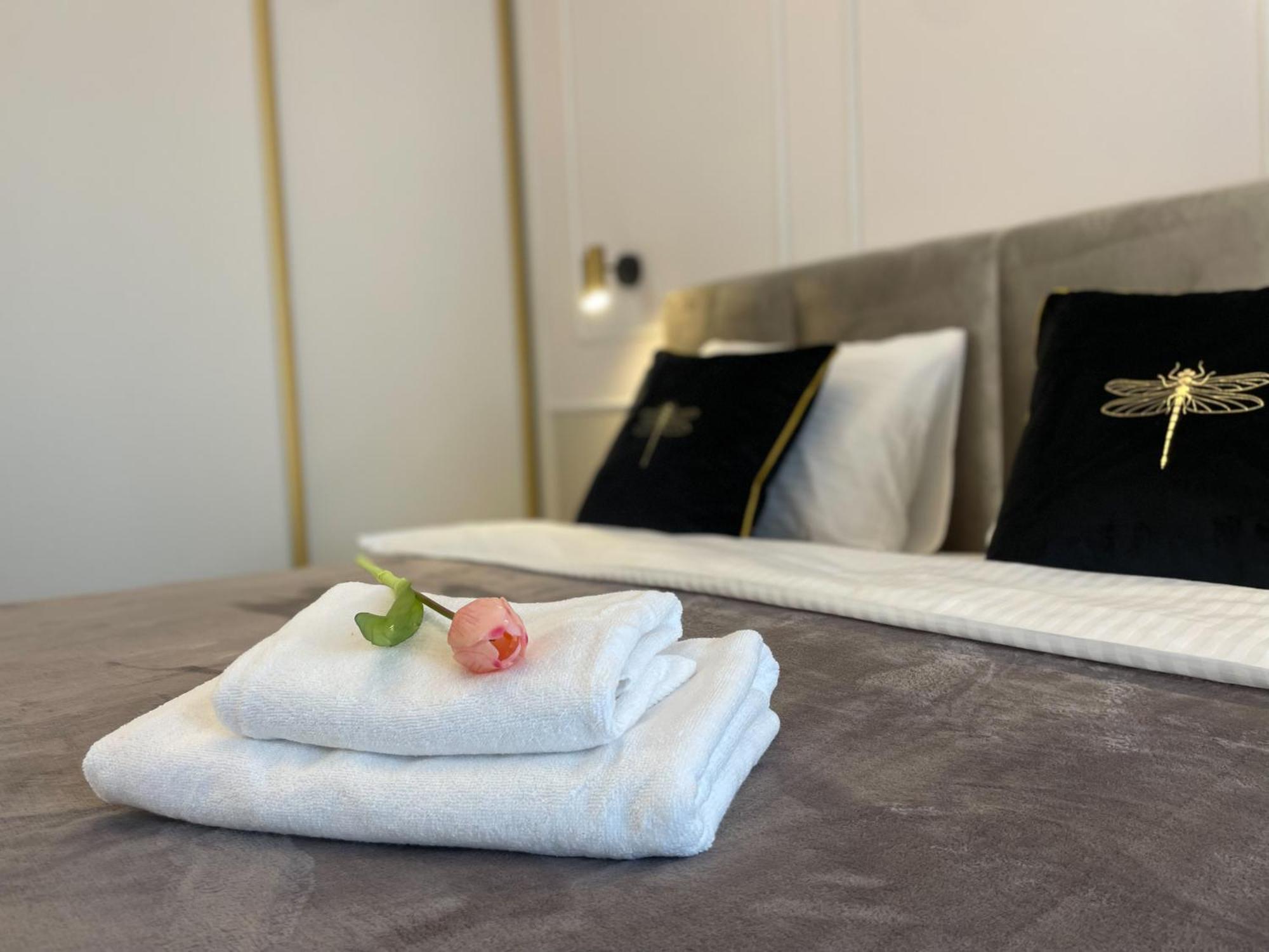 Urban Apartments Luxury Opolska 10 No 29, Free Garage, Self Check-In Katowice Bagian luar foto