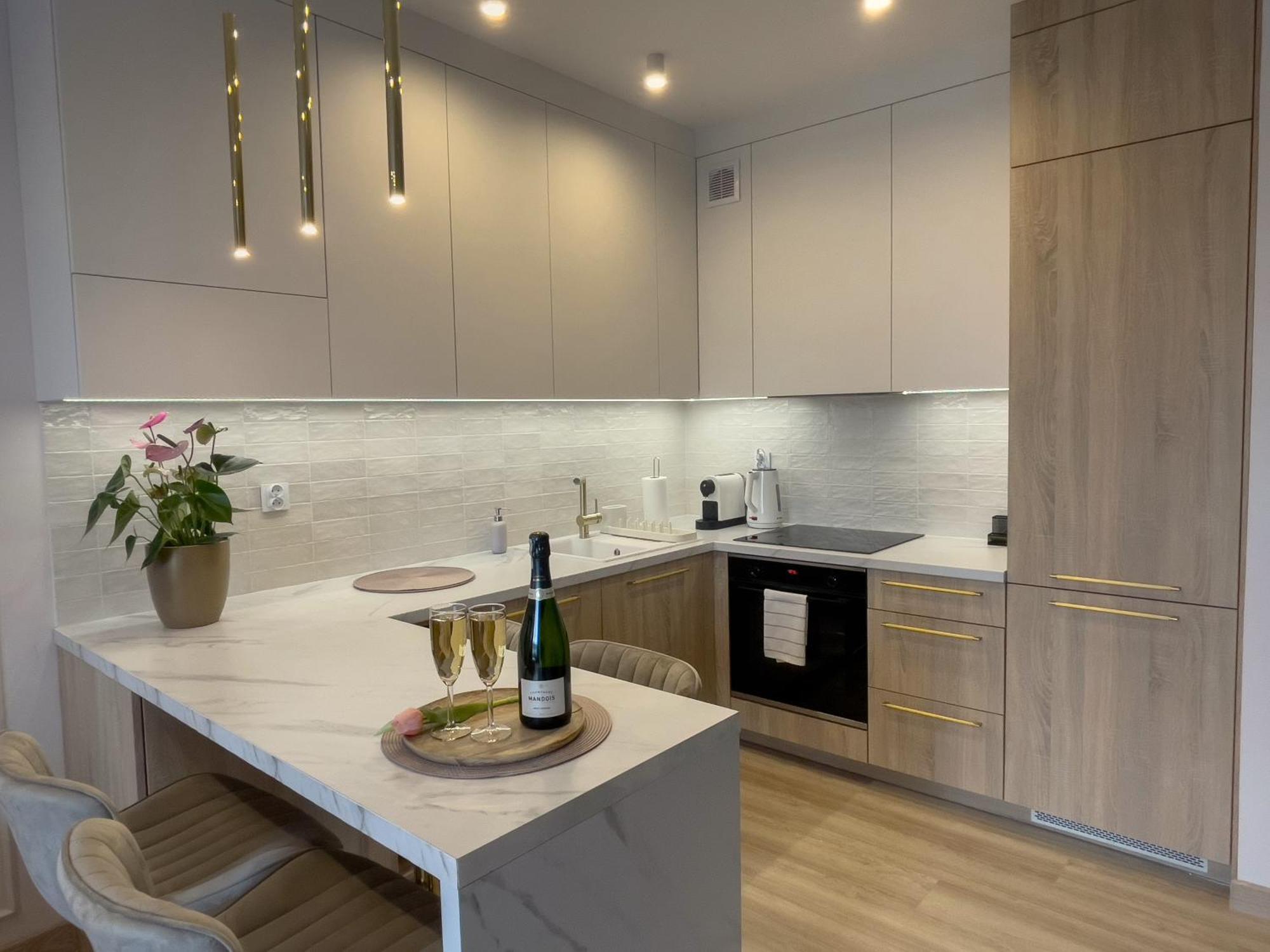 Urban Apartments Luxury Opolska 10 No 29, Free Garage, Self Check-In Katowice Bagian luar foto