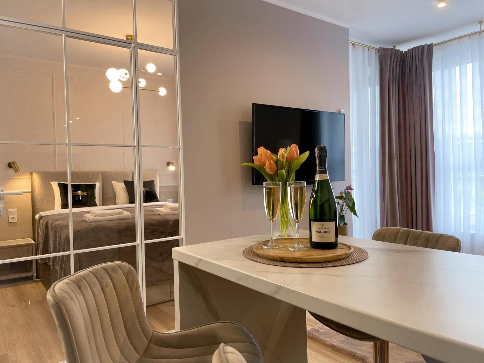Urban Apartments Luxury Opolska 10 No 29, Free Garage, Self Check-In Katowice Bagian luar foto
