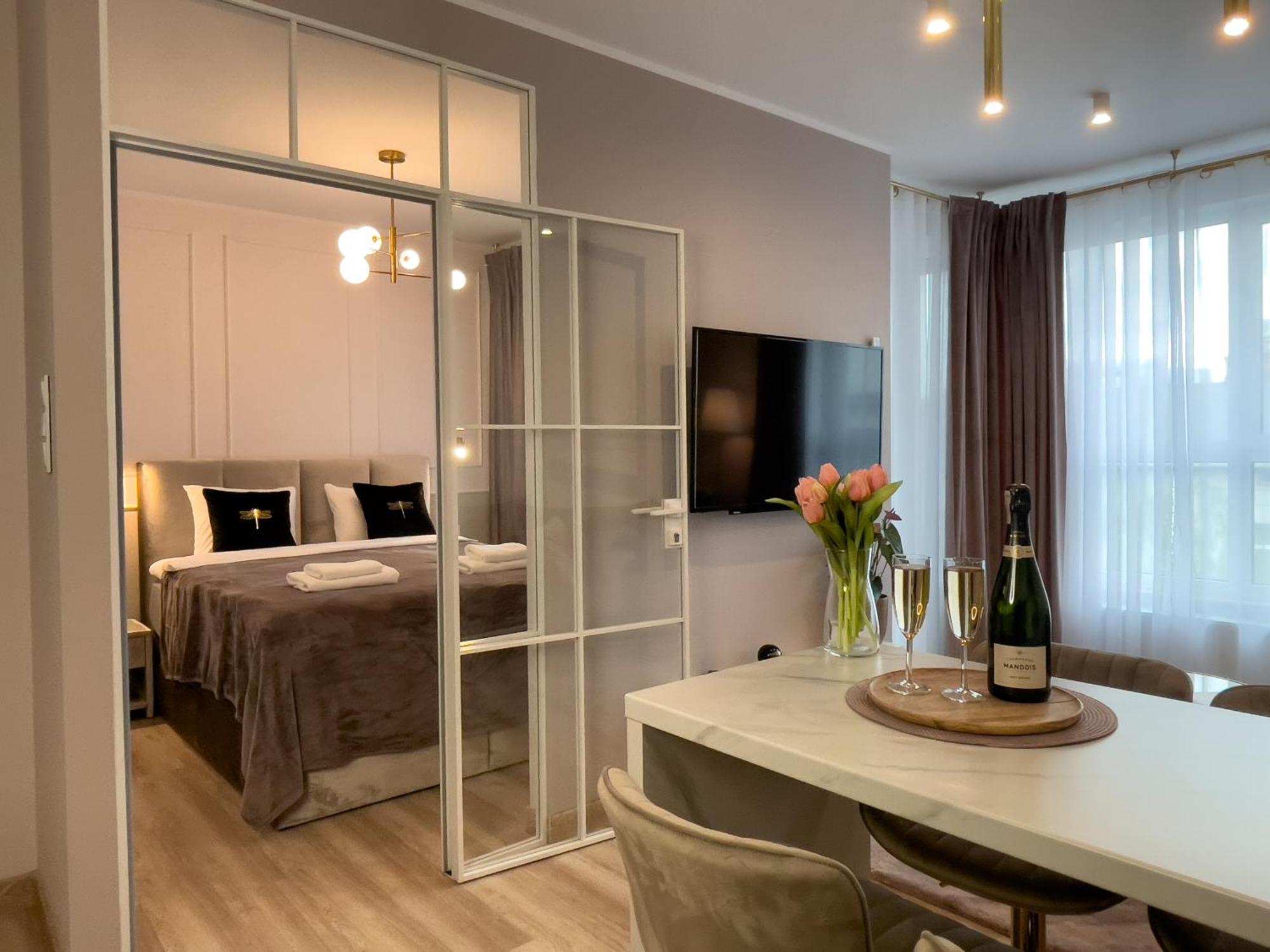 Urban Apartments Luxury Opolska 10 No 29, Free Garage, Self Check-In Katowice Bagian luar foto